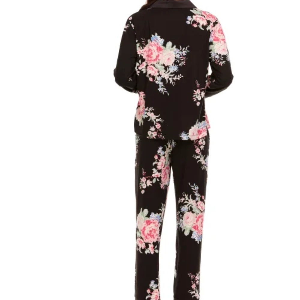 Black and Pink Floral Pajama Set with Long Sleeves 🌷 - Picture 3 of 7